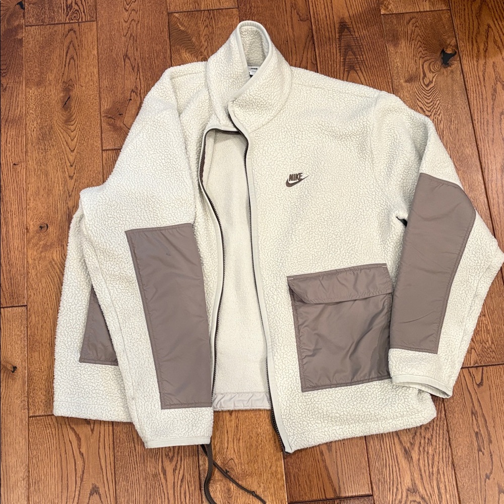 Nike Cream and Tan Fleece Jacket